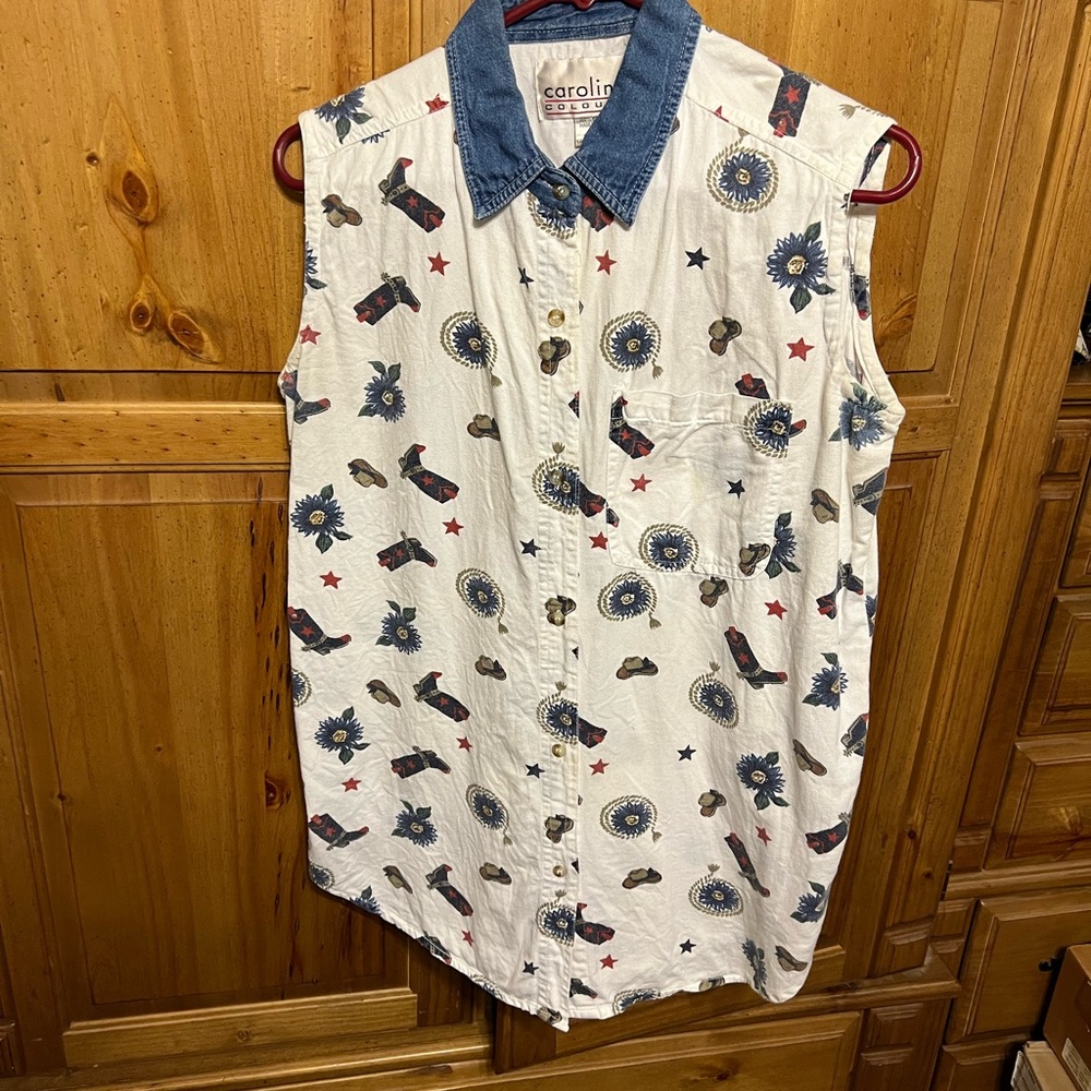 Womens Carolina Colours sleeveless western style shirt features cowboy designs! - Picture 4 of 4